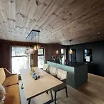 Skirvedalen - New With Panoramic Views! Lurasgrendi