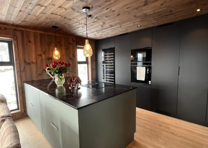 Skirvedalen - New With Panoramic Views!